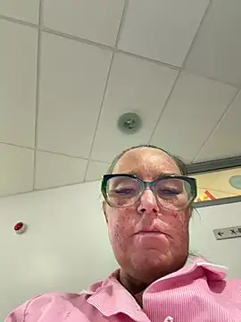Snapshot of Angel-LinaX chatting on June 2026 10:06:02 AM Angel-LinaX online show from June 2026 10:06:02 AM