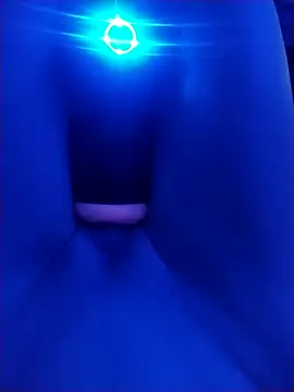 Leutinka online show from November 2025 04:24:02 AM