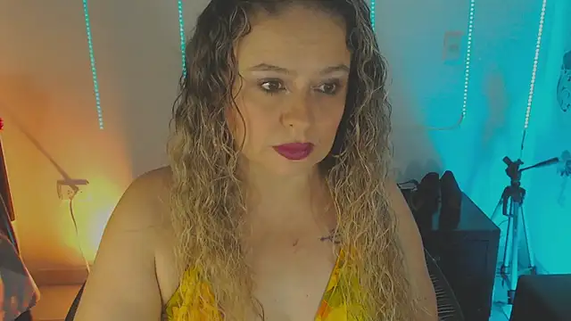 Snapshot of katjohanna chatting on April 2026 04:43:02 AM katjohanna online show from April 2026 04:43:02 AM
