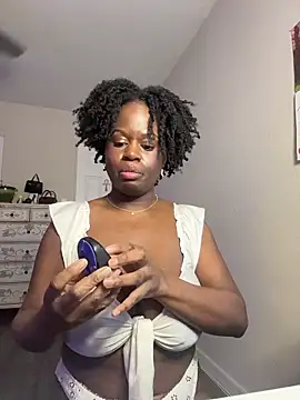 ladiosa selene online show from February 2026 01:42:01 AM