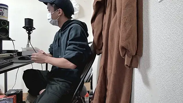 Snapshot of RYUTA_9911 chatting on November 2025 03:28:02 AM RYUTA 9911 online show from November 2025 03:28:02 AM