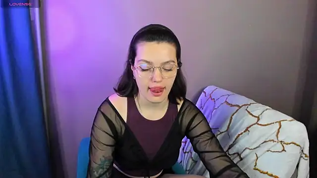 Snapshot of Karina_Kellyy chatting on December 2025 03:44:02 AM Karina Kellyy online show from December 2025 03:44:02 AM