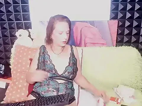 Hot queen57 online show from November 2025 08:14:02 AM