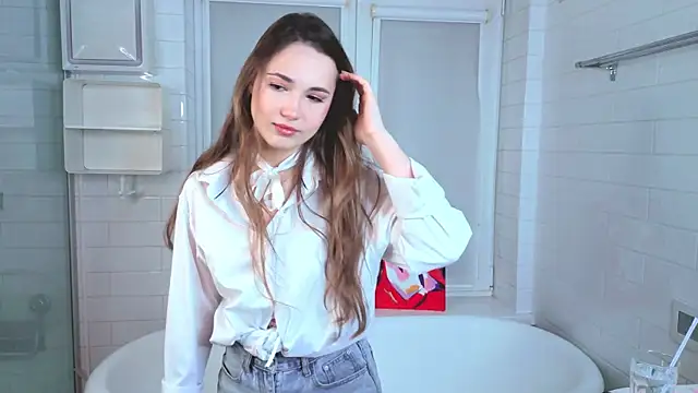 LeenaPuita online show from November 2025 05:56:01 PM