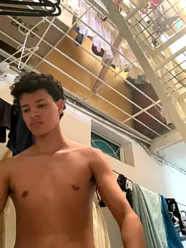 santicastroles online show from November 2025 05:56:02 PM