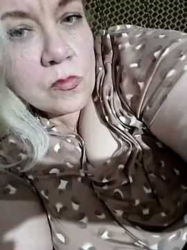 IZOLDA99 online show from November 2025 06:20:02 PM