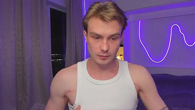 Snapshot of DanteRay chatting on November 2025 05:45:01 PM DanteRay online show from November 2025 05:45:01 PM