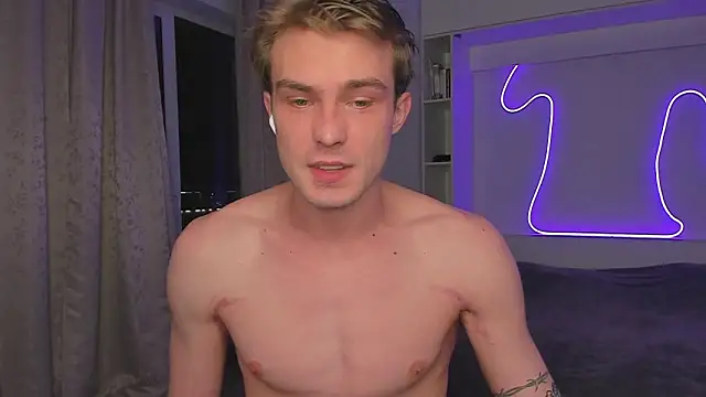 Snapshot of DanteRay chatting on November 2025 01:25:02 AM DanteRay online show from November 2025 01:25:02 AM