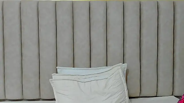 Lilith Aliany  online show from November 2025 12:04:02 PM