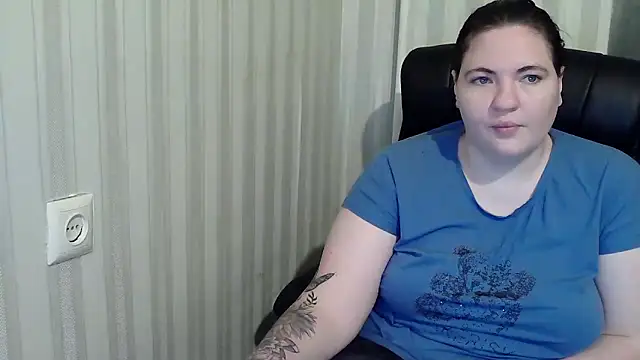 XLisaBlueXsS online show from November 2025 04:18:02 PM