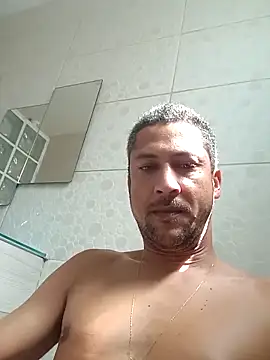 Arrombador20 online show from April 2026 03:01:02 PM