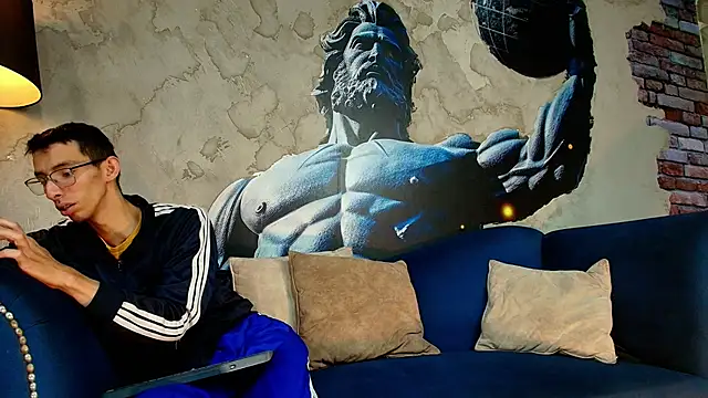 ZyroNight online show from January 2026 07:28:02 PM