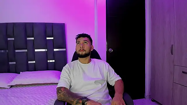 noah corvelle online show from November 2025 12:42:02 AM