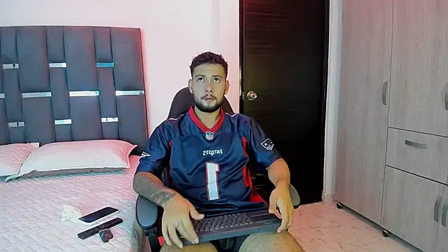 noah corvelle online show from November 2025 12:53:01 AM