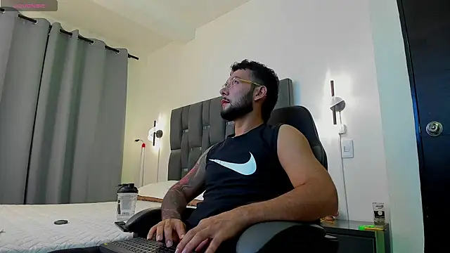 noah corvelle online show from November 2025 11:26:02 PM