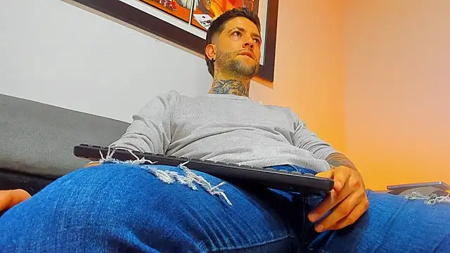 Supreme Alpha online show from November 2025 03:38:02 AM