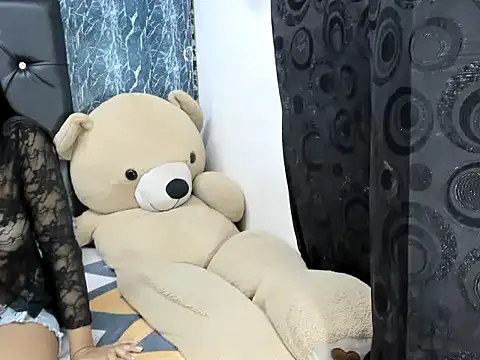 catalinax18 online show from November 2025 03:50:02 AM