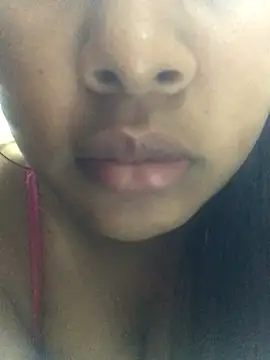 Snapshot of _Johana_ chatting on November 2025 01:16:01 AM Johana online show from November 2025 01:16:01 AM