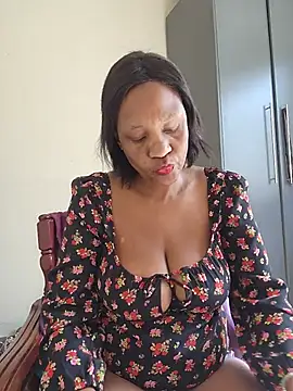 Snapshot of Mommy_Sienna chatting on June 2026 10:25:02 AM Mommy Sienna online show from June 2026 10:25:02 AM