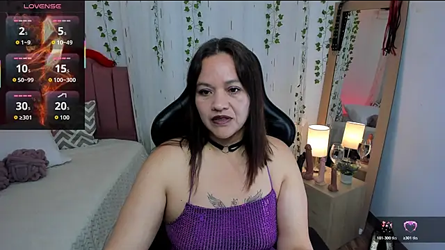 Victoria Wilde  online show from November 2025 10:49:01 AM