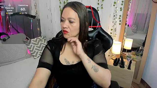 Victoria Wilde  online show from November 2025 09:25:01 AM