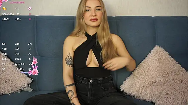 hannah aura online show from November 2025 02:06:02 PM