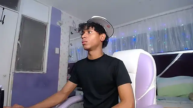 Santy bigcock 01 online show from April 2026 04:23:01 PM