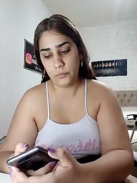 nahiarabiel33 online show from April 2026 06:15:01 PM