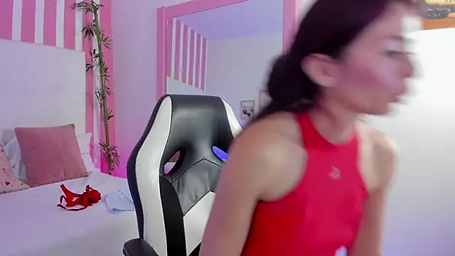 Emi Rosee online show from December 2025 02:41:01 AM