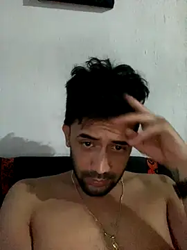 julian27ruiz online show from November 2025 10:53:02 PM