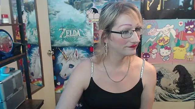 Savanah Banana  online show from November 2025 05:45:02 PM