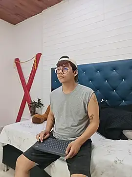 benjiDom online show from November 2025 12:05:02 PM