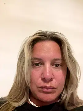 sofiabross online show from November 2025 04:34:01 AM