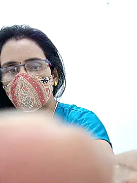 sanjana077 online show from April 2026 07:36:01 PM