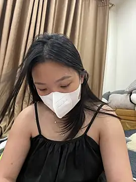 Snapshot of linh-xinh18 chatting on July 2026 06:12:01 PM linh-xinh18 online show from July 2026 06:12:01 PM