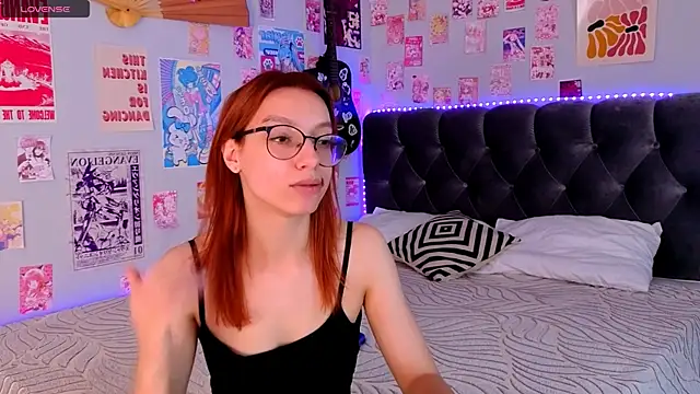 Snapshot of CindyMoriLove chatting on June 2026 06:14:01 AM CindyMoriLove online show from June 2026 06:14:01 AM
