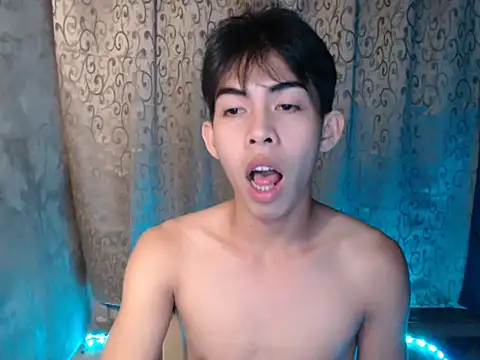 Urhotsilverboy online show from November 2025 04:00:02 PM