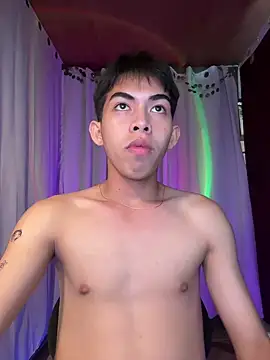 Urhotsilverboy online show from April 2026 02:28:01 PM