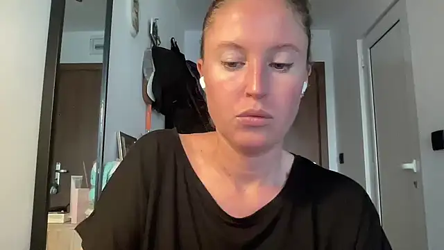 Ameli8 online show from November 2025 02:05:01 PM