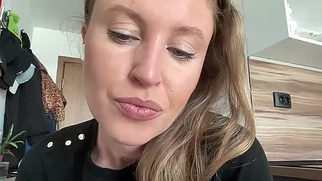 Ameli8 online show from December 2025 11:16:02 AM