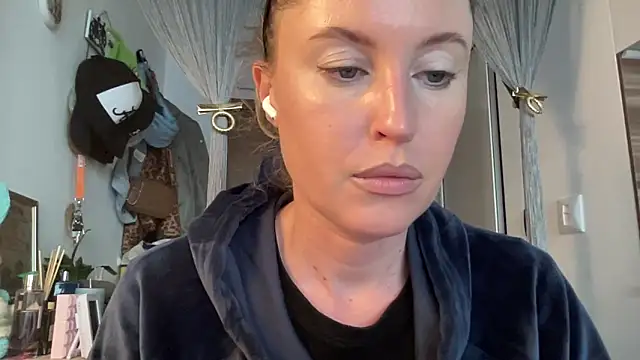 Snapshot of Ameli8 chatting on April 2026 11:27:02 AM Ameli8 online show from April 2026 11:27:02 AM