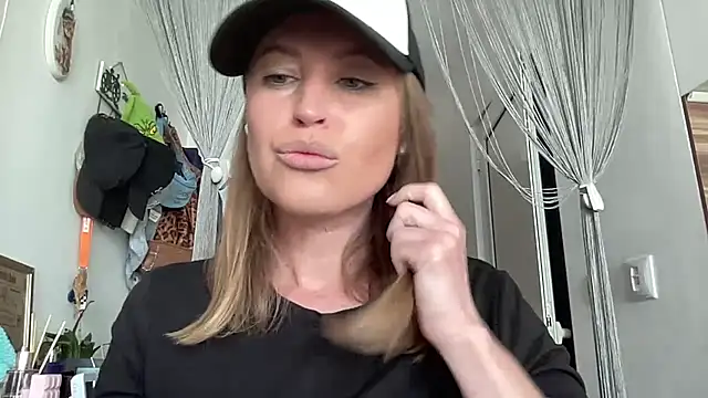 Snapshot of Ameli8 chatting on May 2026 09:58:01 AM Ameli8 online show from May 2026 09:58:01 AM