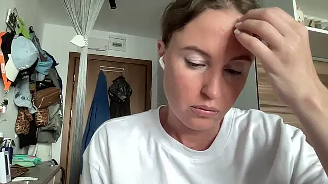 Snapshot of Ameli8 chatting on May 2026 09:49:01 AM Ameli8 online show from May 2026 09:49:01 AM