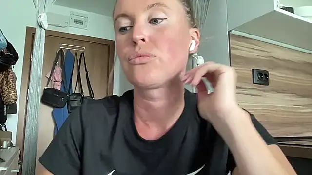 Snapshot of Ameli8 chatting on July 2026 11:16:02 AM Ameli8 online show from July 2026 11:16:02 AM