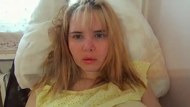 HornyElena online show from February 2026 03:31:01 PM