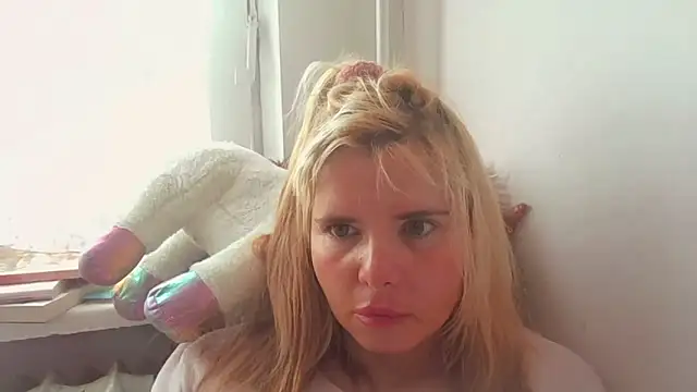 HornyElena online show from June 2026 01:13:01 PM