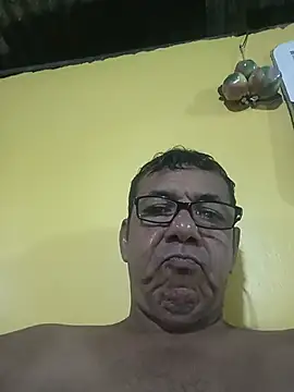 Snapshot of bruno_324278 chatting on May 2026 04:40:01 AM bruno 324278 online show from May 2026 04:40:01 AM