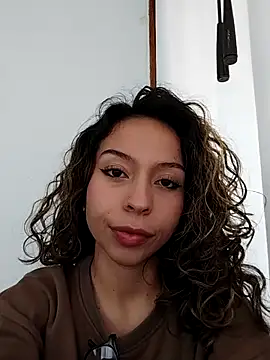 LuluuBerry online show from December 2025 04:27:01 PM