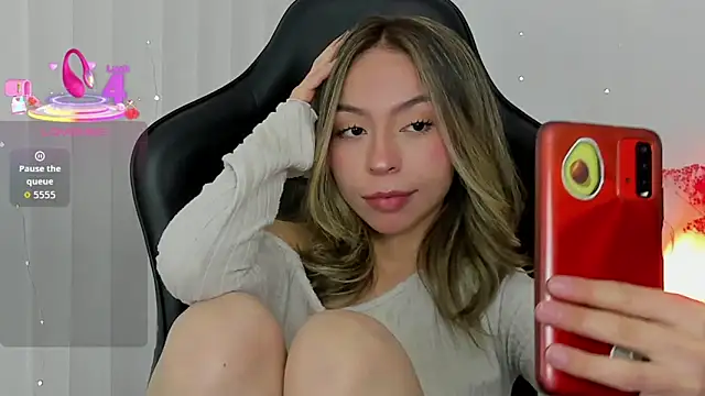 LuluuBerry online show from January 2026 07:27:01 PM