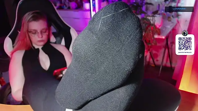 dominyantrix online show from April 2026 10:07:01 AM